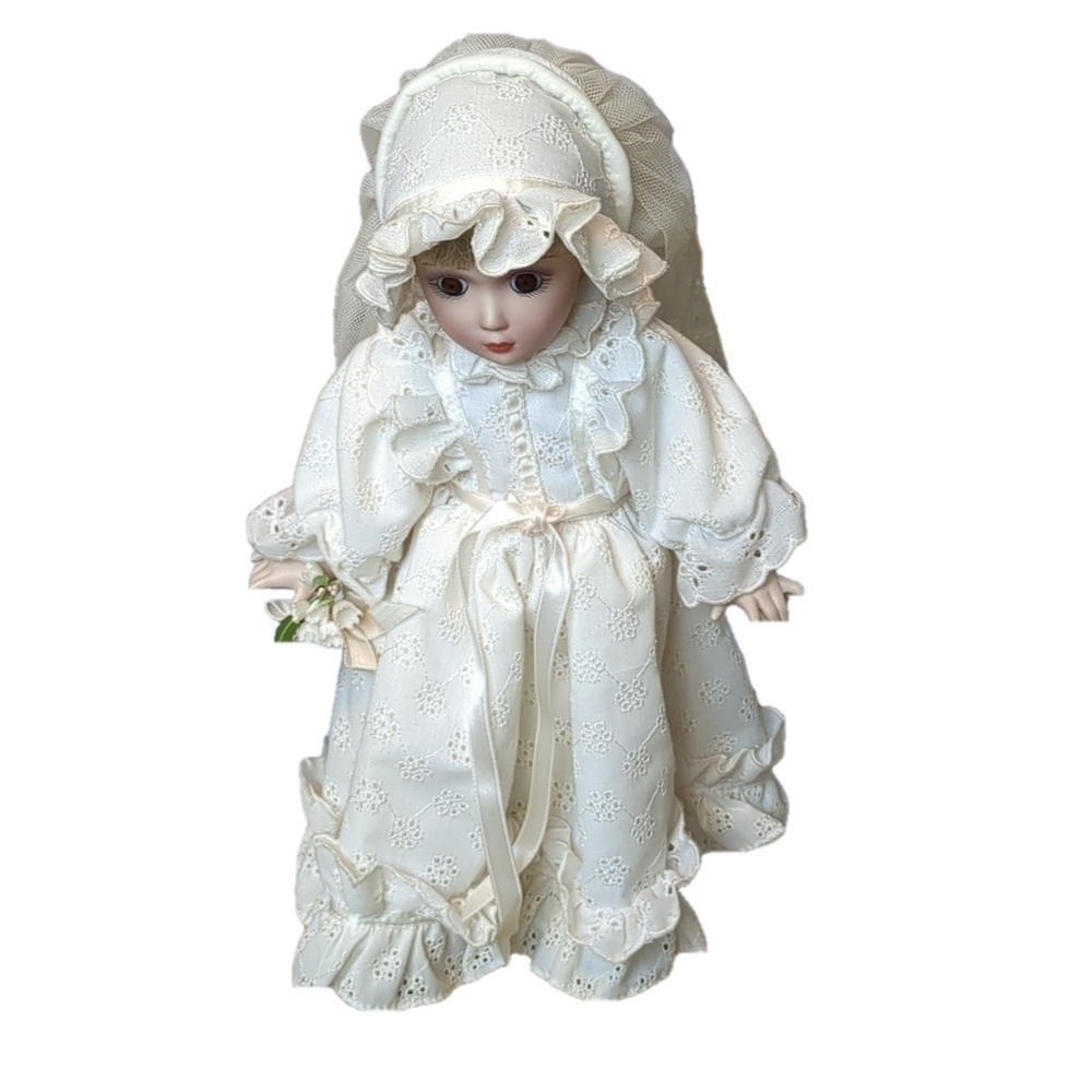 The Danbury mint porcelain doll Sarah a frontier bride